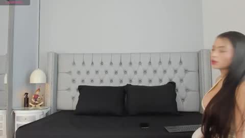 alison_vegaa_ online show from February 20, 4:09 am