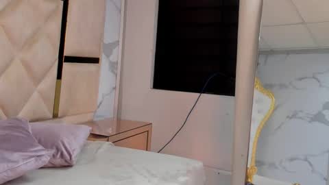alisonmoon72 online show from April 29, 7:53 pm