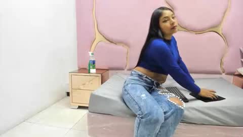 alisonmoon72 online show from May 27, 1:57 am