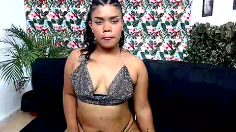 Snapshot of alisonn_hot chatting on December 4, 4:54 am ALISSON HOT online show from December 4, 4:54 am