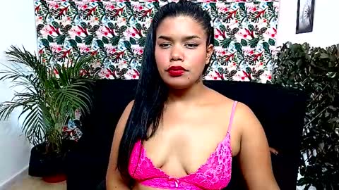 Snapshot of alisonn_hot chatting on December 5, 7:49 am ALISSON HOT online show from December 5, 7:49 am