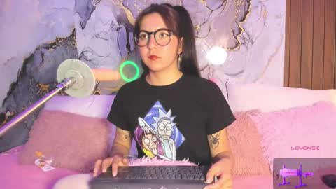 Mia online show from March 29, 8:20 pm