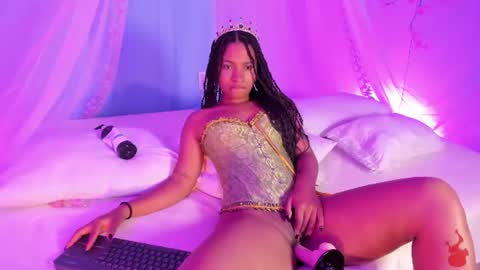 Mia online show from June 20, 3:15 pm