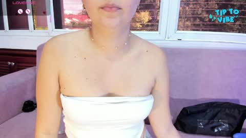 Snapshot of alissajoness chatting on May 20, 11:49 am Alissa online show from May 20, 11:49 am