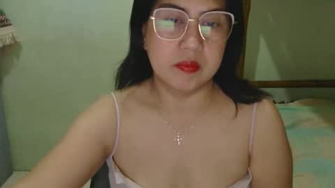 Snapshot of alissalove18 chatting on April 1, 3:18 am alissalove18 online show from April 1, 3:18 am