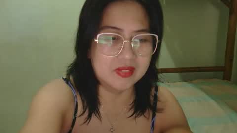 Snapshot of alissalove18 chatting on April 7, 2:23 am alissalove18 online show from April 7, 2:23 am