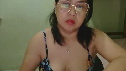 alissalove18 online show from April 28, 2:27 am
