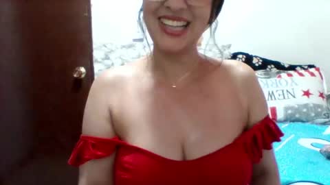 Snapshot of alisson_brand chatting on February 3, 4:56 pm alisson brand online show from February 3, 4:56 pm