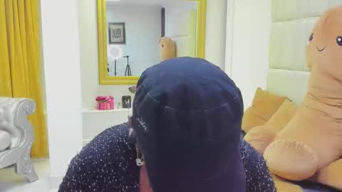 Snapshot of alisson_morrist chatting on December 17, 7:40 am alisson_morrist online show from December 17, 7:40 am