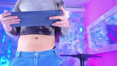 alisson_santiel online show from May 17, 6:37 pm