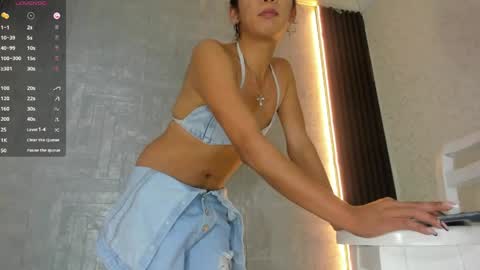 Alison Steeler online show from May 29, 8:40 pm