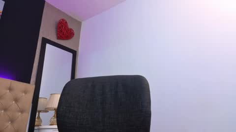 Snapshot of alissonrose3 chatting on May 20, 10:27 pm alissonrose3 online show from May 20, 10:27 pm