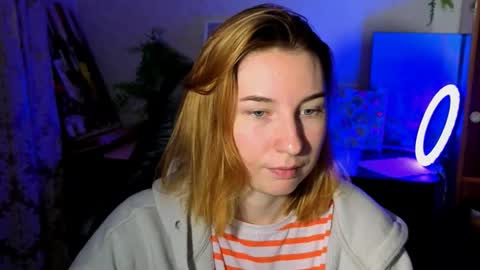 Snapshot of alisun_ chatting on October 13, 7:36 pm A L I C E online show from October 13, 7:36 pm