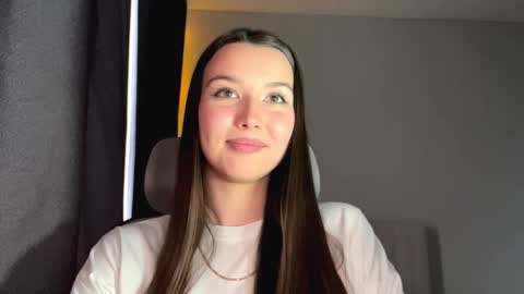 Annie online show from November 19, 9:53 am