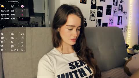 Alivia online show from December 17, 9:37 am