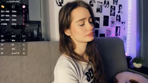 Alivia online show from December 22, 9:06 am