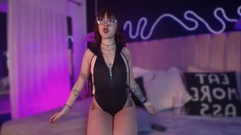 Ali online show from April 15, 11:39 am