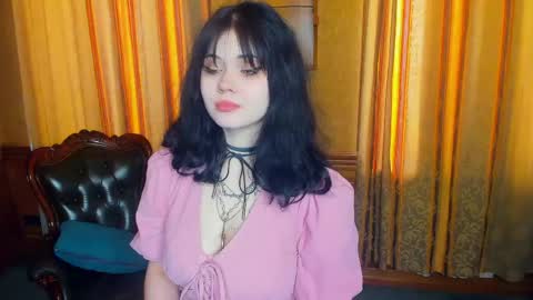 Snapshot of alixypunter chatting on May 16, 8:44 am Emily online show from May 16, 8:44 am