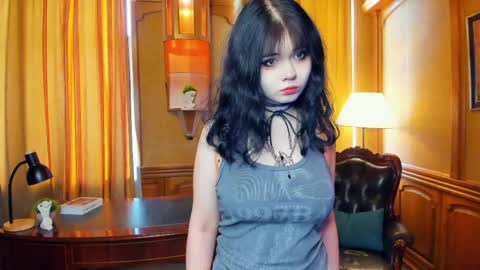 Snapshot of alixypunter chatting on May 27, 9:50 am Emily online show from May 27, 9:50 am