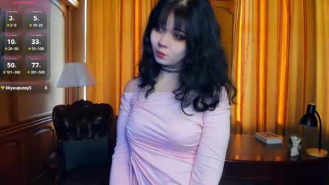 Snapshot of alixypunter chatting on May 29, 7:50 am Emily online show from May 29, 7:50 am