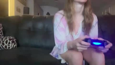 Snapshot of aliyahdangerous chatting on March 23, 3:32 am aliyahdangerous online show from March 23, 3:32 am