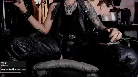 Snapshot of allanhurtss chatting on July 20, 6:21 pm online show from July 20, 6:21 pm