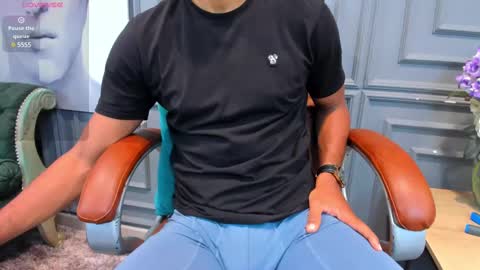 Snapshot of allessandrosantos chatting on February 9, 11:15 pm Help me reach 100 likes online show from February 9, 11:15 pm