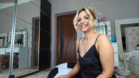 Snapshot of allesya23 chatting on June 23, 10:13 am onlyfansallesya23 online show from June 23, 10:13 am