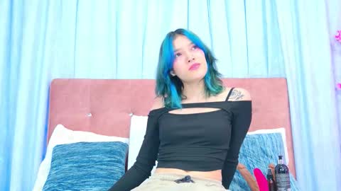 Allicia online show from November 1, 7:05 pm