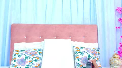 Allicia online show from November 15, 7:10 pm