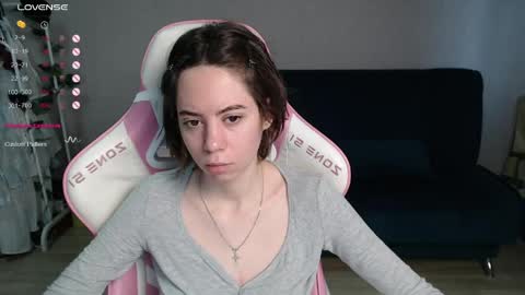 Snapshot of allie_hazie chatting on April 25, 12:02 am alice online show from April 25, 12:02 am