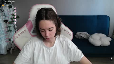 Snapshot of allie_hazie chatting on June 1, 12:01 am alice online show from June 1, 12:01 am
