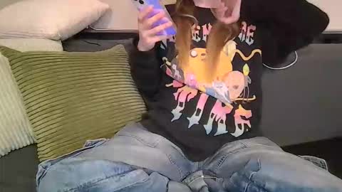 Snapshot of alliebearx chatting on April 24, 3:09 am alliebearx online show from April 24, 3:09 am