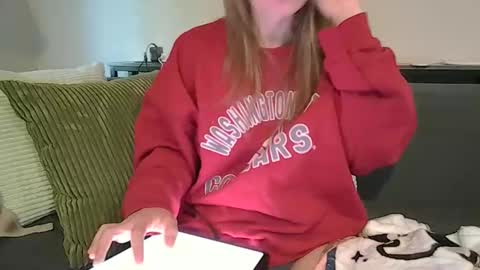 Snapshot of alliebearx chatting on May 10, 1:49 pm alliebearx online show from May 10, 1:49 pm