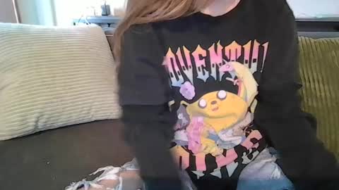 Snapshot of alliebearx chatting on July 16, 6:47 pm alliebearx online show from July 16, 6:47 pm