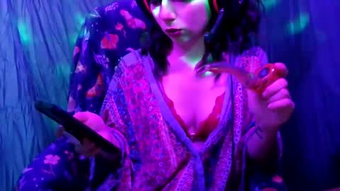 Snapshot of alliebells1 chatting on January 16, 10:12 pm alliebells1 online show from January 16, 10:12 pm