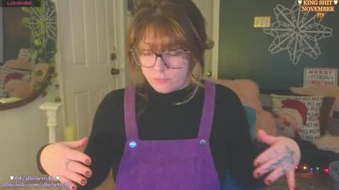 Snapshot of allieberrybb chatting on December 3, 4:50 pm  bb  online show from December 3, 4:50 pm
