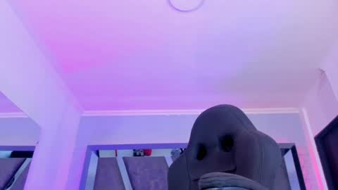 Snapshot of allijadid chatting on January 31, 4:59 pm    online show from January 31, 4:59 pm