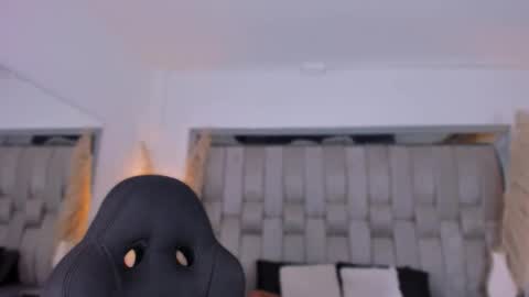    online show from March 15, 10:54 am