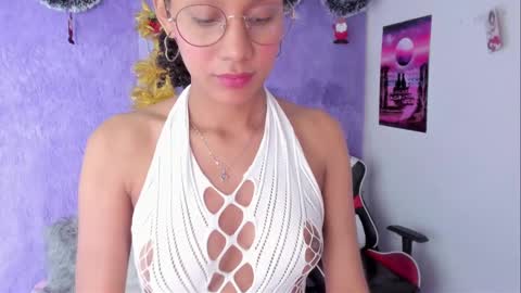 Snapshot of allis0n_ik chatting on December 9, 9:06 am ALLIS0N IK online show from December 9, 9:06 am