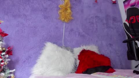 Snapshot of allis0n_ik chatting on December 18, 6:32 am ALLIS0N IK online show from December 18, 6:32 am