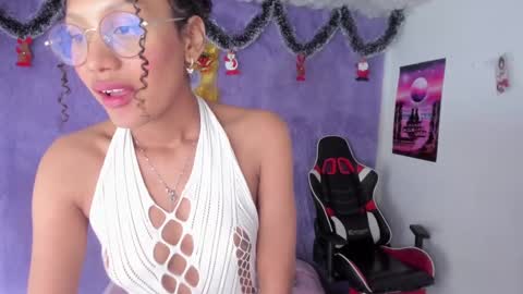 Snapshot of allis0n_ik chatting on December 30, 8:54 am ALLIS0N IK online show from December 30, 8:54 am