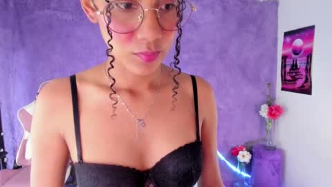 Snapshot of allis0n_ik chatting on March 4, 5:53 am ALLIS0N IK online show from March 4, 5:53 am