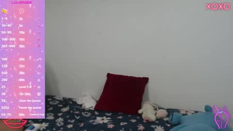 Snapshot of allison_18_ chatting on October 23, 10:14 am Nana online show from October 23, 10:14 am