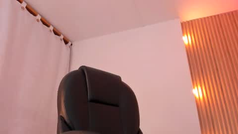 allison_fosther online show from May 16, 2:41 am