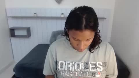 allison_virelka online show from May 21, 12:12 pm