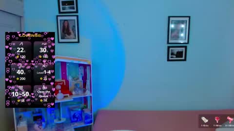 Snapshot of allisonblossom chatting on February 14, 7:10 pm online show from February 14, 7:10 pm