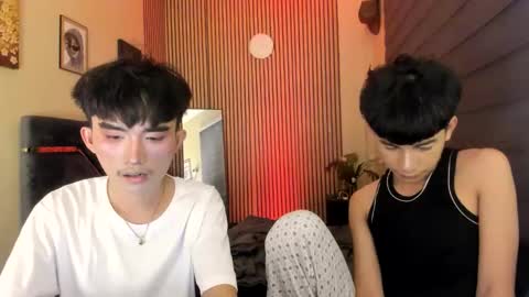 Snapshot of alluring_alpha chatting on October 24, 8:11 am kim and josh online show from October 24, 8:11 am