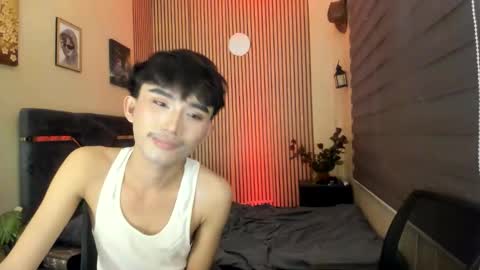 Snapshot of alluring_alpha chatting on October 26, 5:35 am kim and josh online show from October 26, 5:35 am