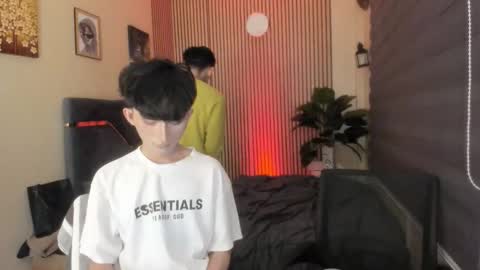 Snapshot of alluring_alpha chatting on November 19, 4:40 pm kim and josh online show from November 19, 4:40 pm